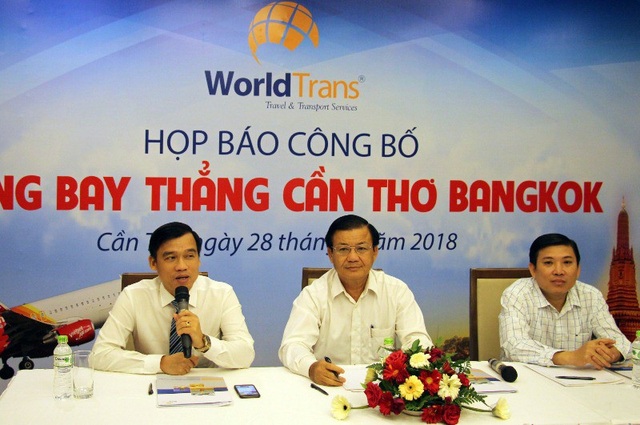 Mở đường bay thẳng Cần Thơ - Bangkok phục vụ khách du lịch trong mùa hè - 1 Lãnh đạo TP Cần Thơ cùng các đơn vị liên quan chủ trì buổi họp báo