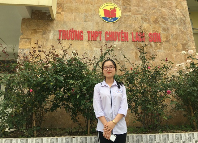 Gặp nữ sinh Thanh Hóa được 5 trường đại học Mỹ chào đón - 4
Hiện tại, mặc dù đã nhận được thông báo từ 5 trường đại học của Mỹ, nhưng Ngân Hà vẫn chưa quyết định chọn theo trường nào để dành thêm thời gian suy nghĩ kĩ cho lựa chọn tương lai của mình.