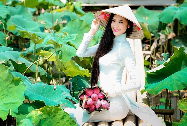 Những gương mặt nổi trội của cuộc thi Hoa khôi Học viện Âm nhạc - 4 SBD 27 Nguyễn Thị Huyền Trang