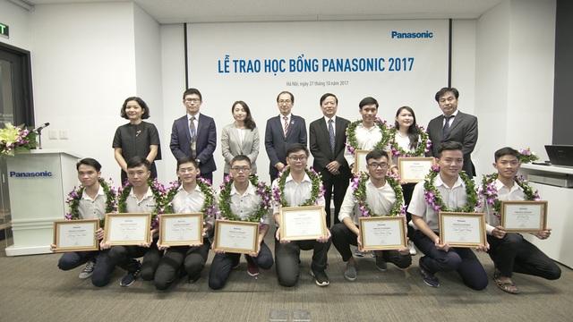 Tìm kiếm sinh viên tài năng Việt, chương trình Học bổng Panasonic 2018 chính thức khởi động - 1
Lễ trao học bổng Panasonic 2017.