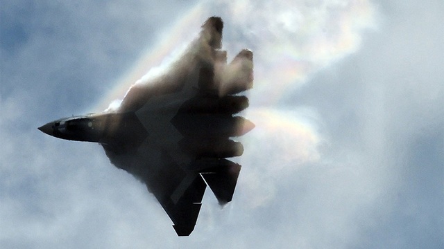 Màn nhào lộn điêu luyện của “bóng ma bầu trời” Su-57 Nga - 1 Máy bay chiến đấu Su-57 của Nga (Ảnh: Sputnik)