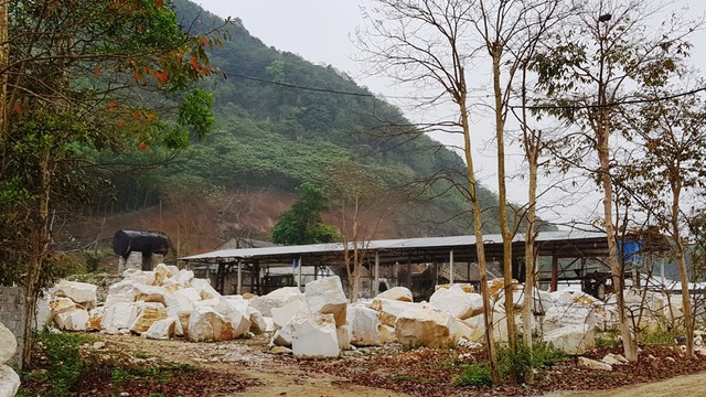 Áp thuế theo Thông tư 44: Kiến nghị tạm nộp tiền cấp quyền khai thác khoáng sản như năm 2017! - 2 Mất việc làm, tác động tiêu cực: Nếu triển khai theo quy định trên thì dẫn tới 95% doanh nghiệp phá sản và dẫn tới 28.957 lao động trực tiếp mất việc làm, ảnh hưởng gián tiếp 86.925 nhân khẩu tương ứng khoảng 7.243 hộ gia đình...