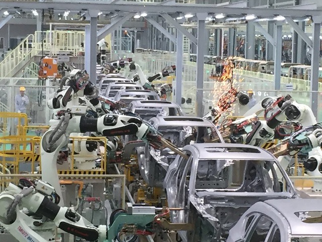Mazda, Huyndai quyết làm lớn, tỷ phú Vượng mạnh tay đổ tiền - 1
Các DN ô tô quyết tâm đầu tư lớn để cạnh tranh quốc tế