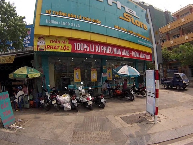Điều tra vụ khai báo bị cướp táo tợn 100 điện thoại trị giá hơn 1 tỷ - 1 Cửa hàng điện thoại nơi xảy ra vụ cướp