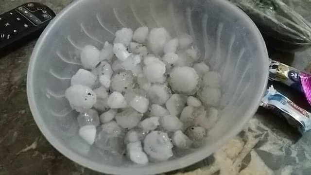 Mưa đá bất ngờ xuất hiện ở Lào Cai - 5 Mưa đá bất ngờ xuất hiện ở Lào Cai - 5