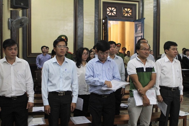 Báo chí được đăng hình bị cáo tại phiên tòa - 1 Các bị cáo trong vụ cố ý làm trái... xảy ra tại NaviBank