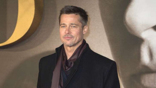Brad Pitt chủ động liên lạc, muốn làm bạn với Jennifer Aniston - 3
Brad Pitt chủ động liên lạc, động viên và đưa ra những lời khuyên cho vợ cũ Jennifer Aniston sau khi hay tin cô chia tay người chồng thứ hai.