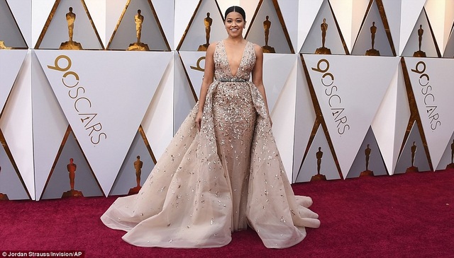 Người đẹp dập dìu khoe dáng trên thảm đỏ Oscar - 19
Sao phim Jane The Virgin - Gina Rodriguez