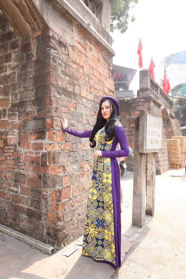 Hoa hậu Trần Huyền Nhung ngọt dịu dàng sắc tím trong lòng phố cổ Hà Nội - 7 Hoa hậu Trần Huyền Nhung ngọt dịu dàng sắc tím trong lòng phố cổ Hà Nội - 7
