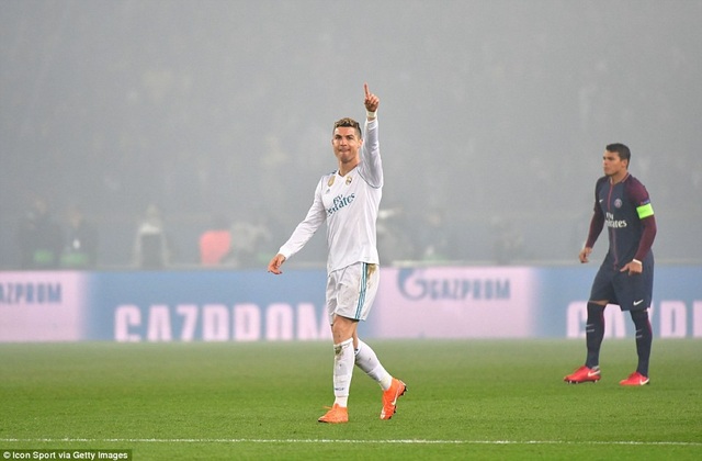 Những khoảnh khắc Real Madrid hạ đo ván PSG tại nước Pháp - 19
C.Ronaldo và đồng đội thắng PSG chung cuộc 5-2, ghi tên mình vào tứ kết Champions League