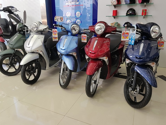 TPHCM: Hết tết, giá xe máy giảm mạnh - 1 Các dòng xe Janus đều đồng loạt được các đại lý giảm giá từ 1 - 3 triệu đồng.