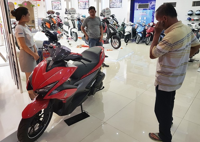 TPHCM: Hết tết, giá xe máy giảm mạnh - 3 Ông Đăng quyết đợi sau Tết mua xe để không bị chặt chém.