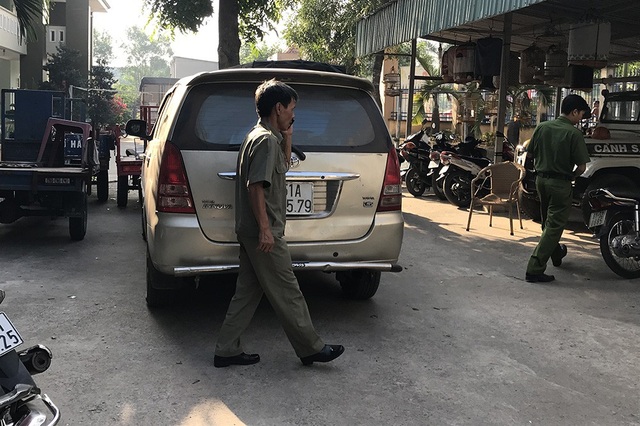 Truy đuổi xe chở thuốc lá lậu, nhóm CSGT bị tông nhập viện - 3 Truy đuổi xe chở thuốc lá lậu, nhóm CSGT bị tông nhập viện - 3
