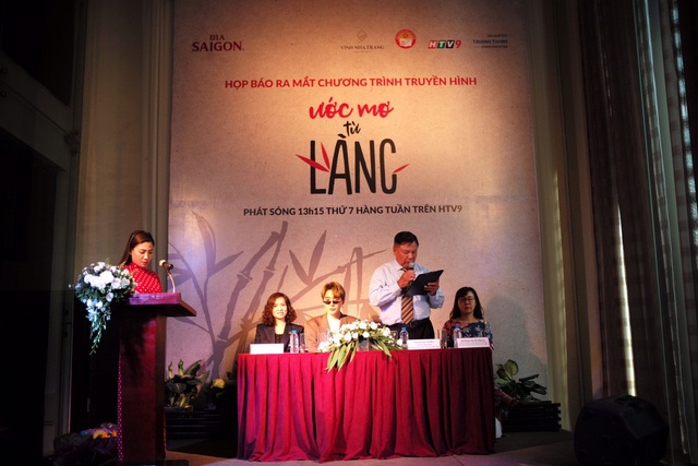 “Ước mơ từ làng” - Chương trình truyền hình trao học bổng cho học sinh nghèo hiếu học - 5
Ông Dương Văn Đóa phát biểu tại Họp báo ra mắt chương trình diễn ra vào ngày 6/3/2018 vừa qua tại trung tâm hội nghị White Palace - TP Hồ Chí Minh.