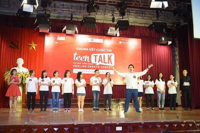 Bạn trẻ tranh biện: Đã đến lúc mạng xã hội không chỉ để giải trí - 1 12 thí sinh của Teen Talk 2018.