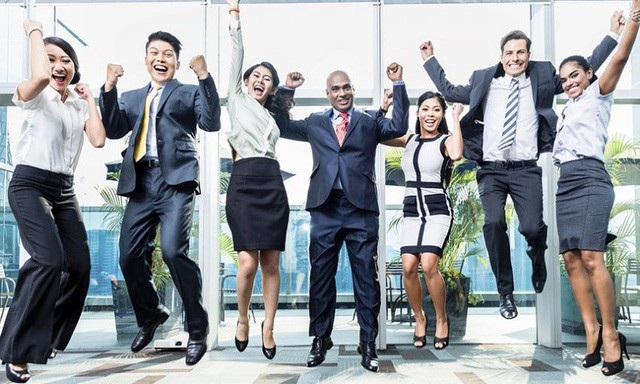 Giảm giờ làm việc sẽ mang lại điều gì? - 2 Sự hứng khởi của nhân viên giúp tăng năng suất lao động. Ảnh minh họa.