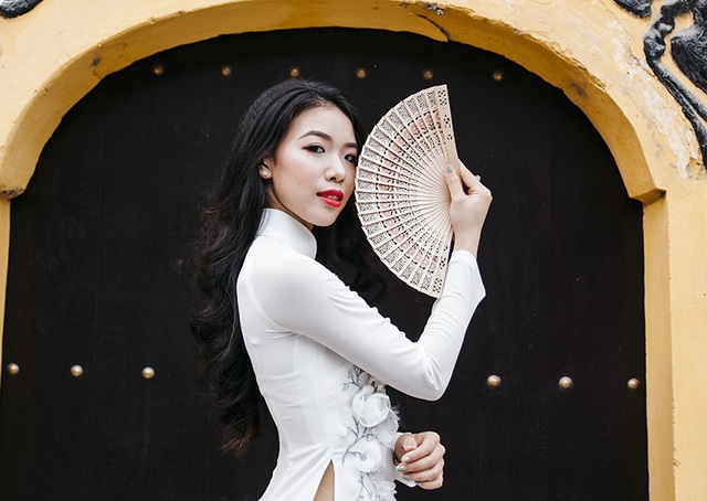 1 trong 10 cô gái xinh đẹp này sẽ trở thành Hoa khôi trường Báo tối nay - 10 Đinh Ngọc Huyền