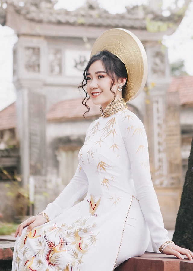 1 trong 10 cô gái xinh đẹp này sẽ trở thành Hoa khôi trường Báo tối nay - 4 Nguyễn Minh Anh