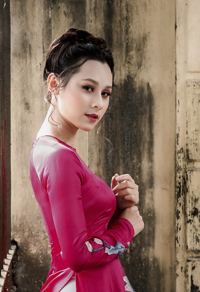1 trong 10 cô gái xinh đẹp này sẽ trở thành Hoa khôi trường Báo tối nay - 3 Nguyễn Thu Trang