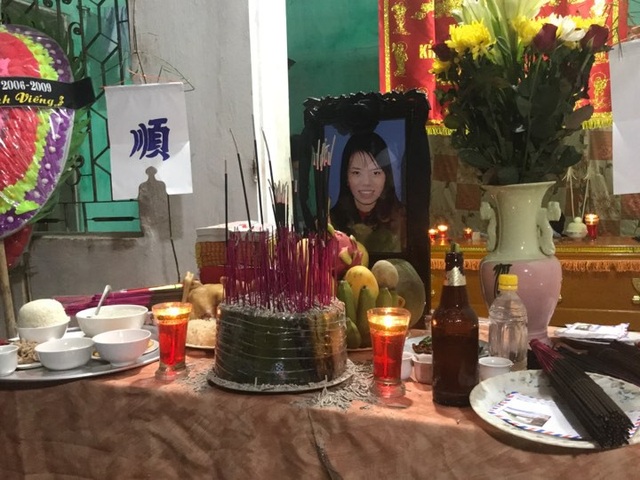 Em Hương bị bỏng gas đã mãi mãi ra đi - 1 Sau 1 thời gian điều trị vì bỏng gas, sáng ngày 9/4 Hương đã mãi mãi ra đi.