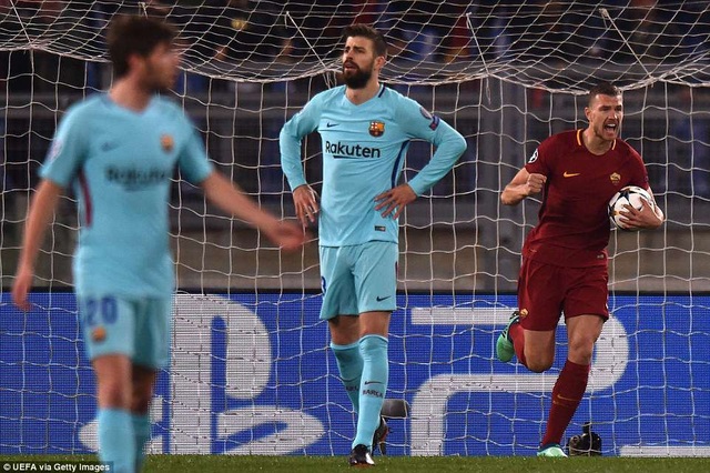 Những khoảnh khắc Barcelona thảm bại trước AS Roma tại Italia - 17
Nỗi thất vọng của Pique sau khi Barcelona nhận các bàn thua liên tiếp