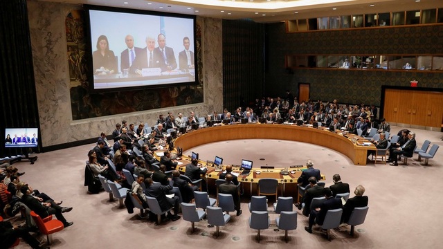 Nga, Mỹ đối đầu nảy lửa về vấn đề Syria ở Liên Hợp Quốc - 1
Hội đồng Bảo an hoãn bỏ phiếu để chờ tham vấn sau khi không thể thông qua dự thảo nghị quyết về Syria. (Ảnh minh họa: Reuters)