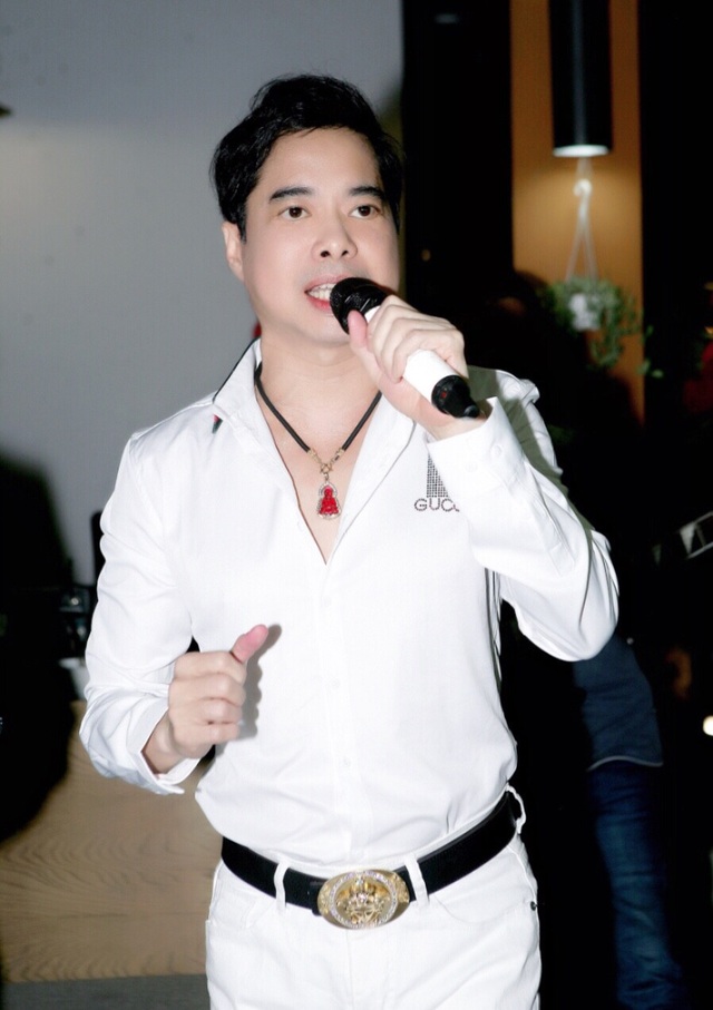 Ngọc Sơn đến chúc mừng học trò Lâm Ngọc Huỳnh và Sinti Quang Ngọc - 2 Ngọc Sơn đến chúc mừng học trò Lâm Ngọc Huỳnh và Sinti Quang Ngọc - 2