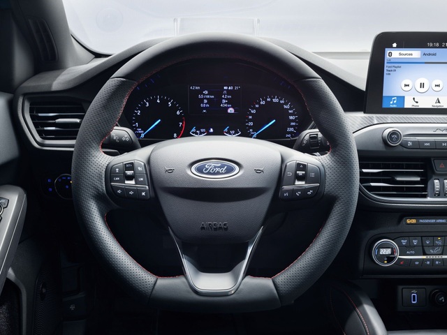 Ford Focus thế hệ mới - Thanh lịch hơn, hiện đại hơn - 15