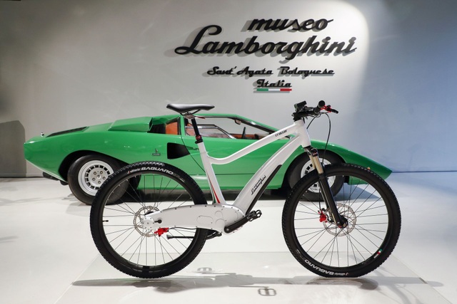 Lamborghini ra mắt xe đạp điện - 3 Lamborghini ra mắt xe đạp điện - 3