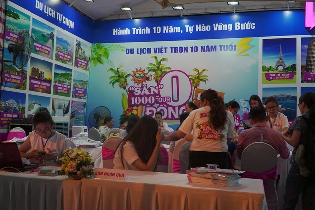 Nhiều chương trình khuyến mại hấp dẫn trong ngày khai mạc Hội chợ du lịch - 6 Chương trình tour 0 đồng của Du lịch Việt thu hút khá đông du khách