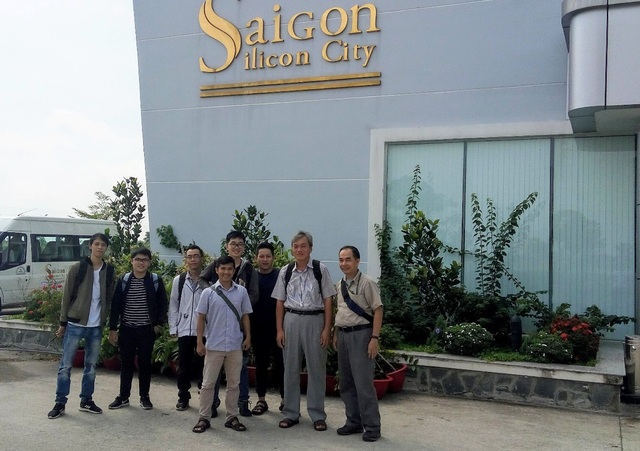 Khoa học mạng máy tính - Tiền đề của công nghệ tiên tiến - 2
Sinh viên Hoa Sen ngành Mạng máy tính thực tập tại doanh nghiệp trong Khu công nghệ cao (Q.9) về hệ thống nhúng và công nghệ cảm biến vi mạch.