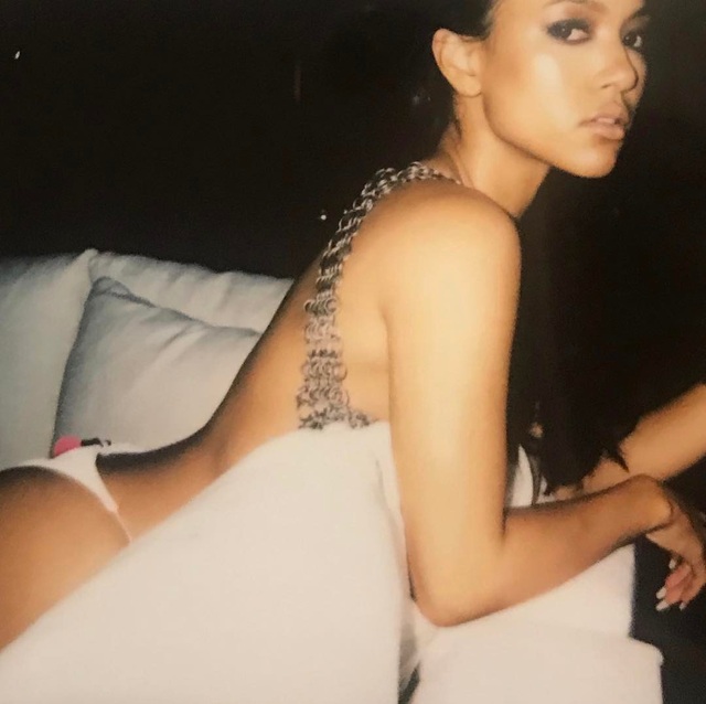 Hot girl gốc Việt tình tứ bên bạn trai cơ bắp - 6
Chris Brown và Tran hẹn hò từ năm 2010 rồi sau đó chia tay và lại nối lại tình cảm.