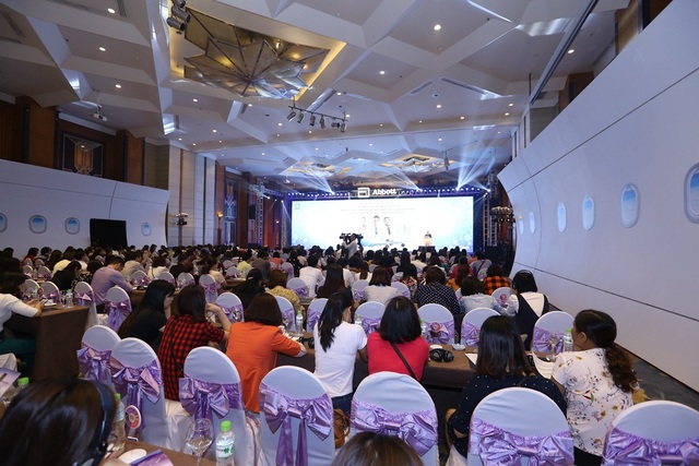 Những lợi ích của bổ sung dinh dưỡng bằng đường uống đối với trẻ - 1
Các chuyên gia dinh dưỡng nhi khoa trong và ngoài nước tham dự hội thảo