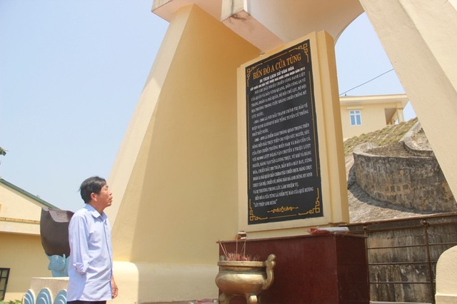 Những “kỳ nhân” làng biển: Băng qua mưa bom bão đạn chở bộ đội vượt sông - 2 Những năm làm nhiệm vụ tại Bến đò A, ông Thanh đã chứng kiến nhiều đồng đội của ông đã hy sinh