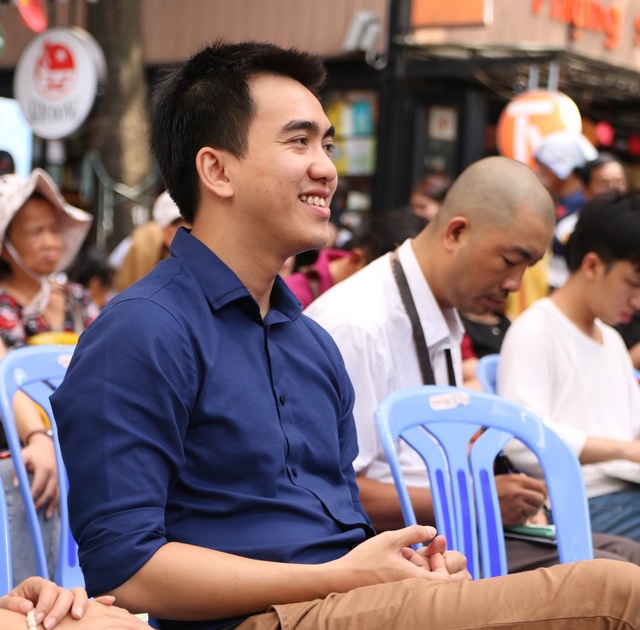 Có sự khủng hoảng đang xảy ra ở hoạt động Sư phạm? - 2
Theo thầy giáo trẻ Trần Trinh Tường, trẻ bị ép học kiến thức vào người nhiều quá nên bào mòn về mặt tâm hồn