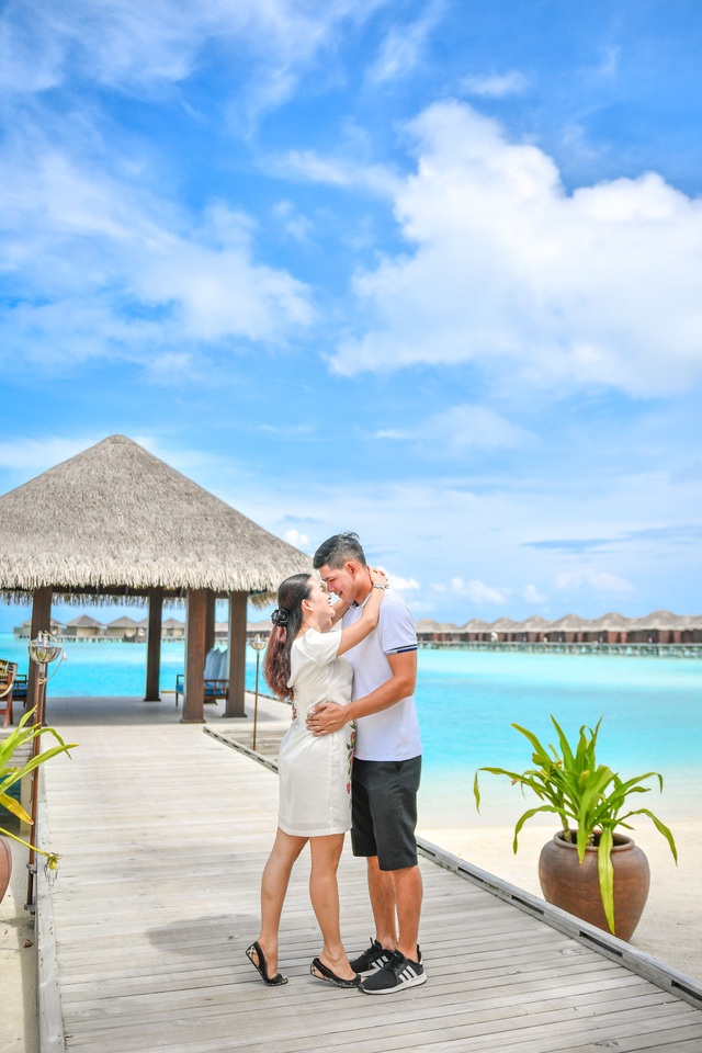 Bình Minh hôn vợ say đắm trong tiệc kỷ niệm 10 năm ngày cưới - 9 Bình Minh hôn vợ say đắm trong tiệc kỷ niệm 10 năm ngày cưới - 9