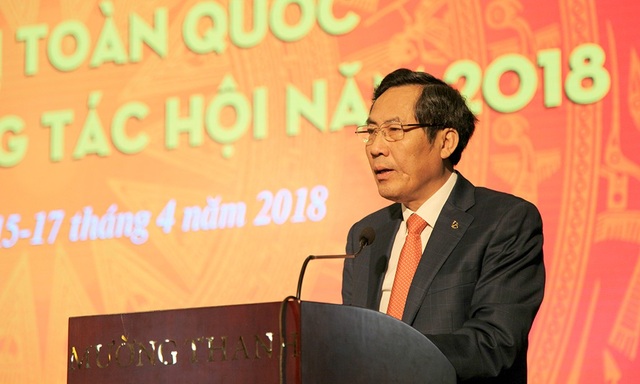 “Tỷ lệ sáng đăng, trưa gặp, chiều gỡ bài đã giảm 80%” - 3
Ông Thuận Hữu - Chủ tịch Hội Nhà báo Việt Nam, Tổng biên tập Báo Nhân dân phát biểu tại Hội nghị.