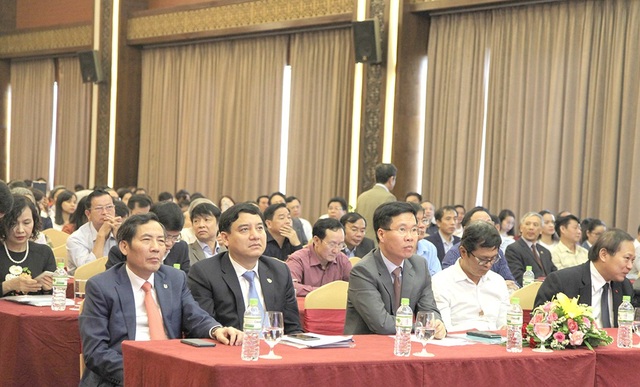 “Tỷ lệ sáng đăng, trưa gặp, chiều gỡ bài đã giảm 80%” - 2
Các đại biểu tham dự Hội nghị toàn quốc triển khai công tác Hội của Hội Nhà báo Việt Nam năm 2018.