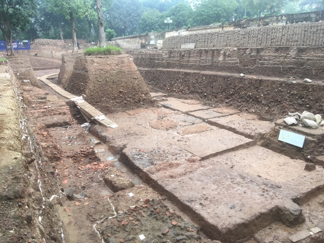 Phát lộ dấu tích cung điện thời Lê sơ ở Hoàng thành Thăng Long - 1 Phát lộ dấu tích cung điện thời Lê sơ ở Hoàng thành Thăng Long - 1