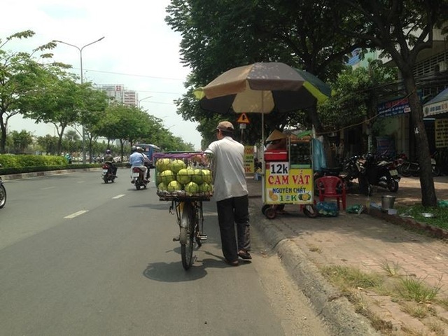 Sài Gòn nắng nóng, bán nước giải nhiệt kiếm bộn tiền hàng ngày - 8 Sài Gòn nắng nóng, bán nước giải nhiệt kiếm bộn tiền hàng ngày - 8