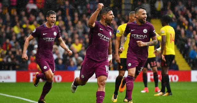 5 chiến thắng bước ngoặt giúp Man City vô địch Premier League - 2 Trước khi gặp Man City, Watford bất bại kể từ đầu giải (trong đó có chiến thắng trước Liverpool). Dù vậy, trước sức ép khủng khiếp của Man “xanh”, Watford đã hứng chịu thất bại nặng nề với tỷ số 6-0. Đây là chiến thắng đậm nhất của Man City tính tới thời điểm này của mùa giải. Sergio Aguero là người hùng của Man City khi lập hat-trick ở trận đấu này.