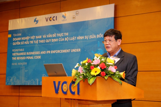 Thực thi quyền sở hữu trí tuệ sẽ thúc đẩy hoạt động sáng tạo - 4
Ông Trần Văn Minh, Phó Chánh Thanh tra Bộ Văn hóa – Thể thao và Du lịch khuyến cáo các doanh nghiệp nên có hành động kịp thời để tránh nguy cơ bị truy cứu trách nhiệm hình sự.