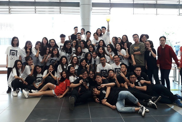 "Cô giáo hoa khôi" trường Ams trẻ trung khi diện đồng phục cùng học trò - 9 "Cô giáo hoa khôi" trường Ams trẻ trung khi diện đồng phục cùng học trò - 9