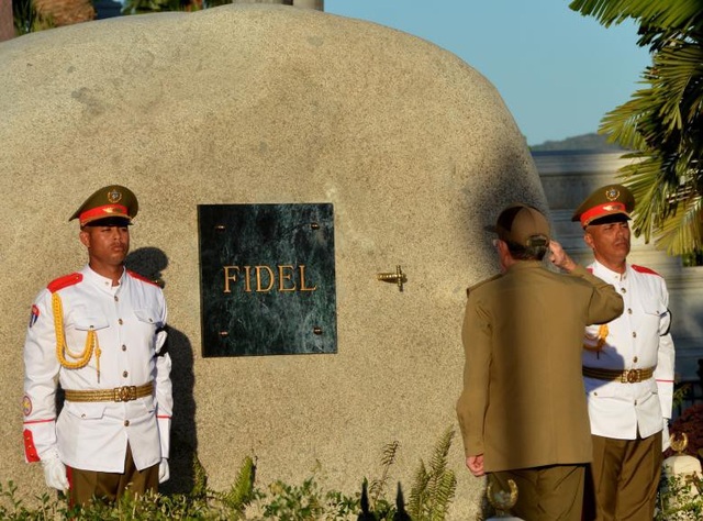 Dấu ấn "kỷ nguyên Castro" trên chính trường Cuba - 12
Lãnh tụ Fidel Castro qua đời tháng 11/2016. Thi hài của ông được hỏa táng và an táng tại thành phố Santiago de Cuba, đông nam Cuba.