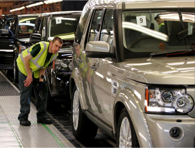 Jaguar Land Rover cắt giảm sản xuất và nhân công tại Anh - 1
Jaguar Land Rover đang đóng góp gần 1/3 sản lượng 1,7 triệu xe hàng năm của Anh