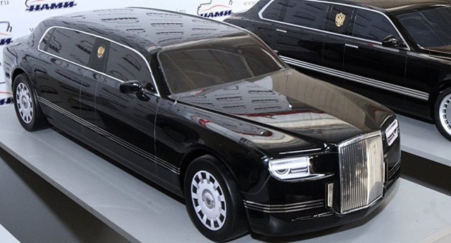 Vượt “ải” va chạm, siêu xe mới sắp phục vụ Tổng thống Putin - 4 Các mẫu xe thuộc dự án Kortezh được trưng bày (Ảnh: RT)