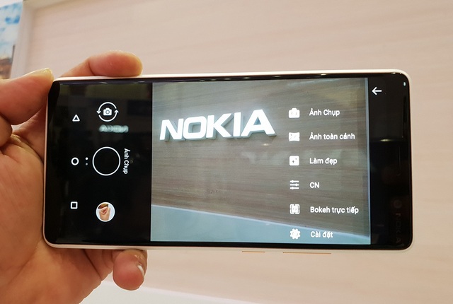 Nokia đưa vào các công nghệ đã từng xuất hiện trên mẫu cao cấp Nokia 8 vào thiết bị này với các chế độ chụp xóa phông, chụp chuyên nghiệp và khả năng chụp cùng lúc 2 camera trước sau.