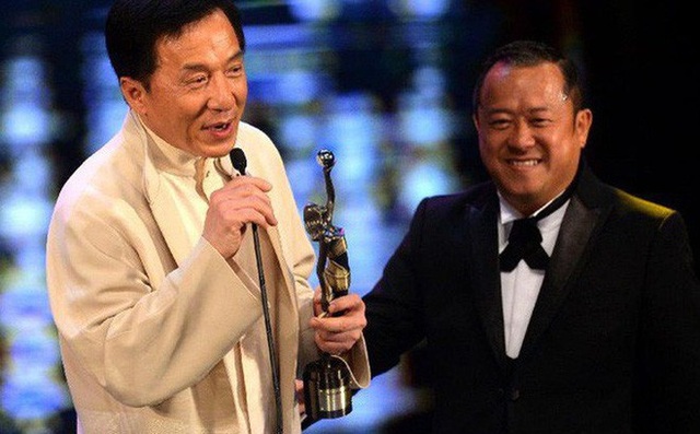 Trùm xã hội đen đội lốt cảnh sát, biến con trai thành ông hoàng showbiz - 5 Ông có mối quan hệ thân thiết với hầu hết ngôi sao hàng đầu làng giải trí