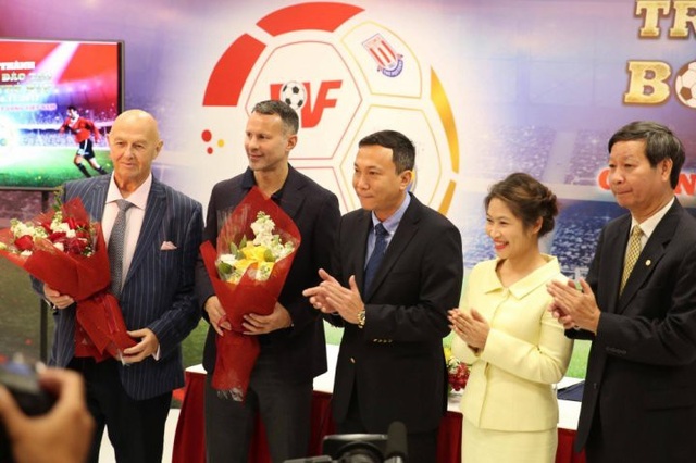 Vingroup: Người gieo hạt - 3
Danh thủ Ryan Giggs được ông Phạm Nhật Vượng mời làm Giám đốc Trung tâm đào tạo bóng đá trẻ PVF
