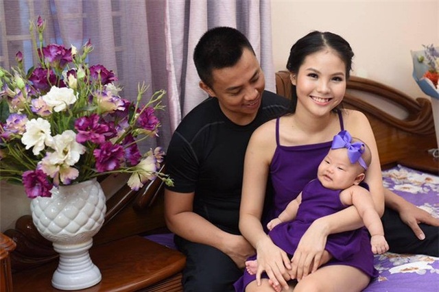 Chí Anh tiết lộ vợ trẻ kém 20 tuổi mang bầu lần 2 và “nghén” lây vợ - 2 Tổ ấm nhỏ của Chí Anh - Khánh Linh.